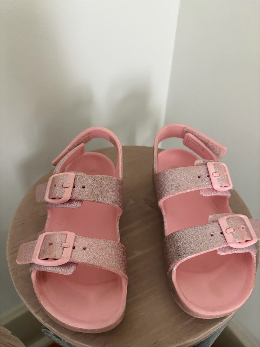 Little girls size 10 Sandals Pink Sparkly open toe shoes